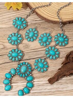 Southwest Faux Turquoise Necklace Set Horseshoe Festival NWT